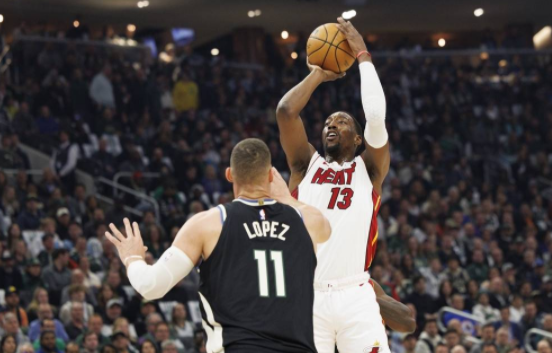 霍勒迪24+11字母哥伤缺 雄鹿138-122轻取热火总比分1-1 霍勒迪24+11字母哥伤缺 雄鹿138-122轻取热火总比分1-1