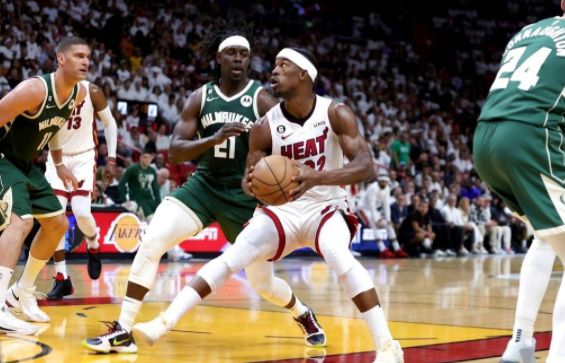 巴特勒30分伤退字母哥再缺阵 热火121-99大胜雄鹿总分2-1领先 巴特勒30分伤退字母哥再缺阵 热火121-99大胜雄鹿总分2-1领先