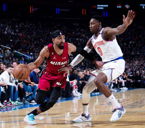 巴特勒带伤砍25+11 热火108-101逆转尼克斯系列赛1-0开门红 巴特勒带伤砍25+11 热火108-101逆转尼克斯系列赛1-0开门红