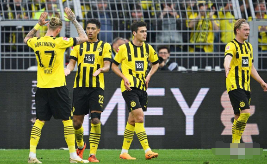 德甲-阿德耶米2射1传阿莱传射贝林厄姆双响 多特6-0狂胜狼堡距榜首1分 德甲-阿德耶米2射1传阿莱传射贝林厄姆双响 多特6-0狂胜狼堡距榜首1分