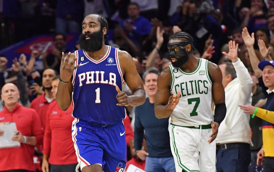 布克KD合砍72分约基奇53分创新高 太阳129-124险胜掘金扳至2-2 布克KD合砍72分约基奇53分创新高 太阳129-124险胜掘金扳至2-2