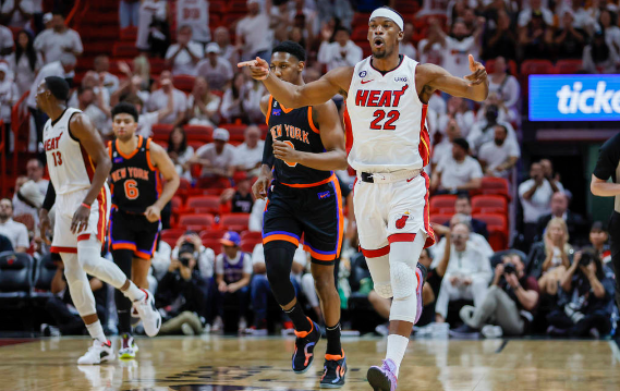 巴特勒27+10 阿德巴约23+13 布伦森32+11 热火109-101胜尼克斯拿赛点 巴特勒27+10 阿德巴约23+13 布伦森32+11 热火109-101胜尼克斯拿赛点