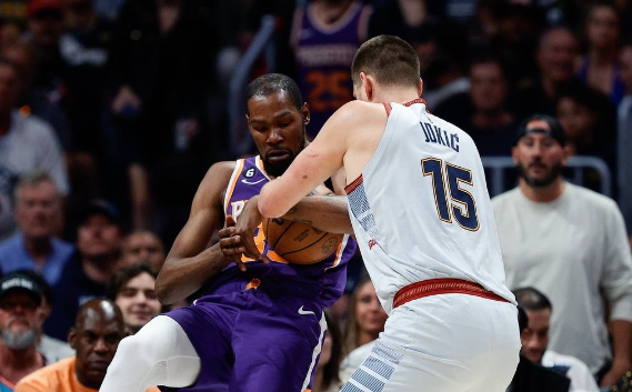 约基奇29+13+12 KD26+11+7 布克28+6 掘金118-102大胜3-2太阳 约基奇29+13+12 KD26+11+7 布克28+6 掘金118-102大胜3-2太阳