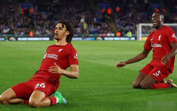 英超-利物浦3-0完胜莱斯特多赛1场距前四1分 萨拉赫助攻戴帽琼斯双响 英超-利物浦3-0完胜莱斯特多赛1场距前四1分 萨拉赫助攻戴帽琼斯双响