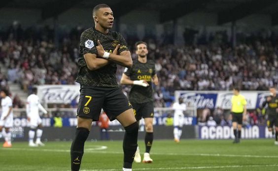 法甲-姆巴佩双响梅西助攻 巴黎2-1击败欧塞尔还剩两轮6分领跑 法甲-姆巴佩双响梅西助攻 巴黎2-1击败欧塞尔还剩两轮6分领跑