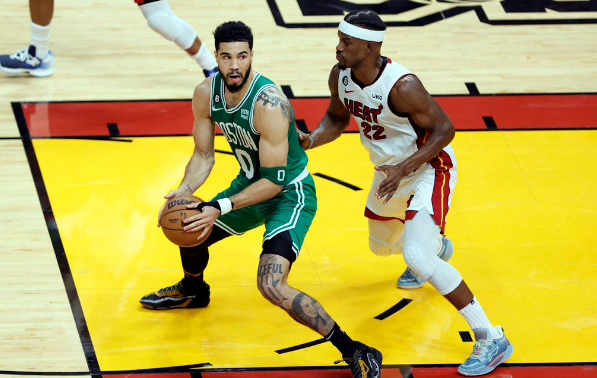 怀特绝杀 塔图姆31+11+5 巴特勒24+11+8 绿军104-103险胜热火进抢七 怀特绝杀 塔图姆31+11+5 巴特勒24+11+8 绿军104-103险胜热火进抢七