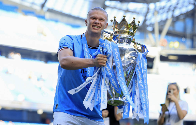 英超大结局:曼城捧杯热刺无缘欧战 利兹蓝狐降级 英超大结局:曼城捧杯热刺无缘欧战 利兹蓝狐降级