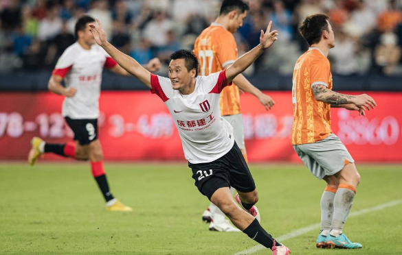 中超-跨赛季27轮不败创纪录!成都蓉城客场3-0深圳队 中超-跨赛季27轮不败创纪录!成都蓉城客场3-0深圳队