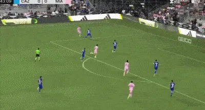 1689992936385779.gif 01.gif