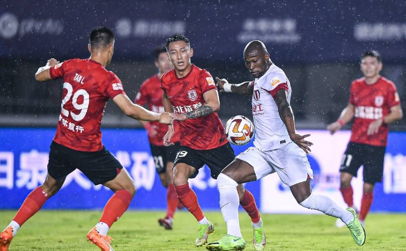 中超-亚泰1-0成都 程长城闪电破门理查德替补中柱 中超-亚泰1-0成都 程长城闪电破门理查德替补中柱