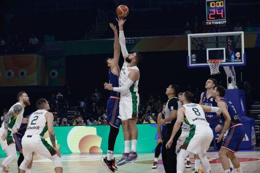 博格达21+4瓦兰里程碑 塞尔维亚87-68大胜立陶宛进4强 博格达21+4瓦兰里程碑 塞尔维亚87-68大胜立陶宛进4强