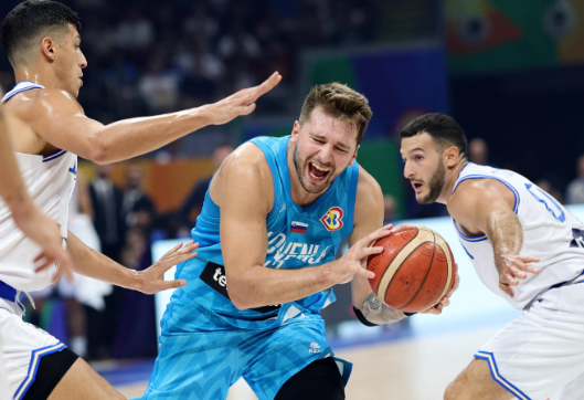 东契奇29+10+8吃T 斯洛文尼亚89-85力克意大利夺第七 东契奇29+10+8吃T 斯洛文尼亚89-85力克意大利夺第七