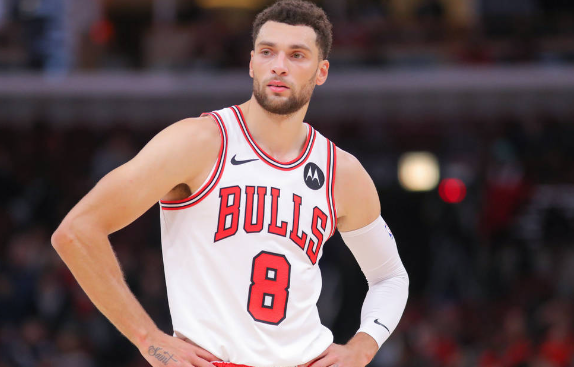 拉文空砍51分 康宁汉姆25+10 杜伦23+15+5 公牛102-118不敌活塞 拉文空砍51分 康宁汉姆25+10 杜伦23+15+5 公牛102-118不敌活塞