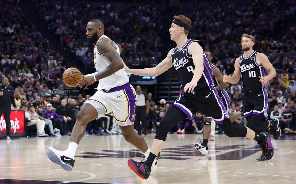 蒙克加时主宰砍11分!福克斯带伤37分!詹眉合砍57分 湖人127-132惜败国王 蒙克加时主宰砍11分!福克斯带伤37分!詹眉合砍57分 湖人127-132惜败国王