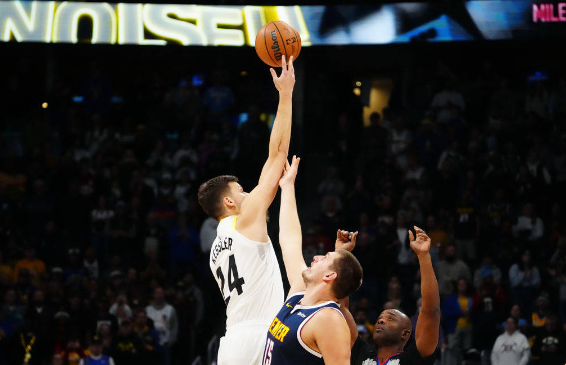 约基奇三双马尔卡宁27分 穆雷18+14掘金110-102力克爵士四连胜 约基奇三双马尔卡宁27分 穆雷18+14掘金110-102力克爵士四连胜