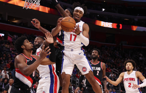 夏普29+7坎宁安30分 艾顿两双开拓者110-101力克活塞 夏普29+7坎宁安30分 艾顿两双开拓者110-101力克活塞