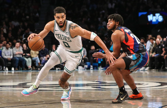 塔图姆32+11破万分迎生涯之夜 波神22+7绿军124-114力克篮网 塔图姆32+11破万分迎生涯之夜 波神22+7绿军124-114力克篮网