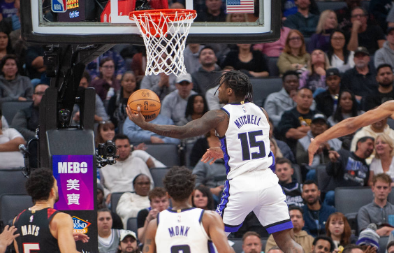 小萨27+11+9格兰特38分 福克斯缺阵国王121-118胜开拓者 小萨27+11+9格兰特38分 福克斯缺阵国王121-118胜开拓者