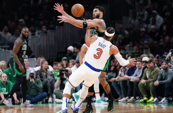 3连胜!塔图姆砍35+6+7波神21分 凯尔特人114-98力克尼克斯 3连胜!塔图姆砍35+6+7波神21分 凯尔特人114-98力克尼克斯