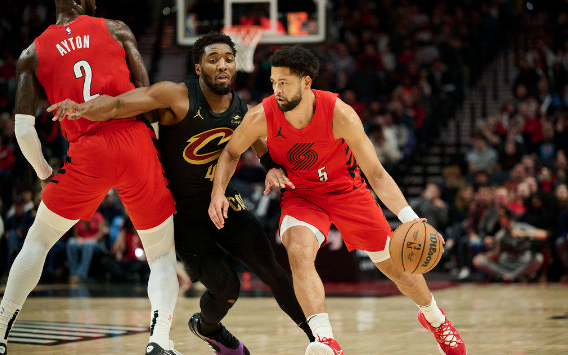 米切尔轰34分莫布利20+两双 骑士109-95力擒开拓者避连败 米切尔轰34分莫布利20+两双 骑士109-95力擒开拓者避连败