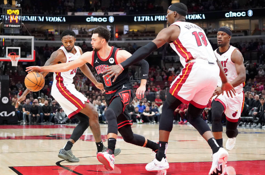 巴特勒砍25分德罗赞23分 热火97-102憾负公牛7连胜遭终结 巴特勒砍25分德罗赞23分 热火97-102憾负公牛7连胜遭终结