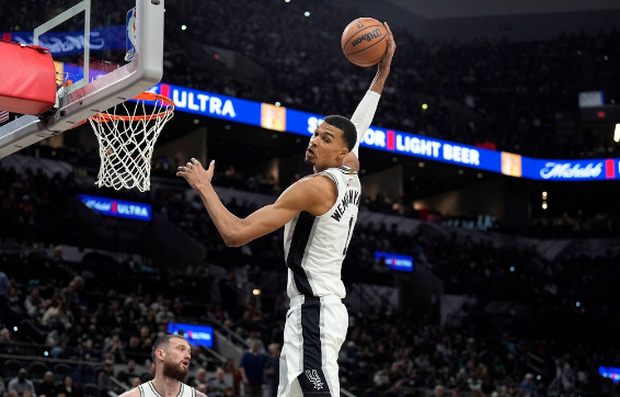 文班亚马两双JJJ砍27+5 马刺108-120遭灰熊逆转苦吞8连败 文班亚马两双JJJ砍27+5 马刺108-120遭灰熊逆转苦吞8连败