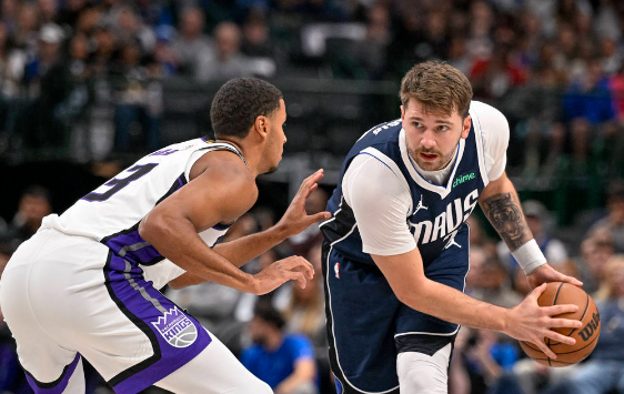 东欧空砍48分小萨拿下32+13 福克斯30分国王129-113力擒独行侠 东欧空砍48分小萨拿下32+13 福克斯30分国王129-113力擒独行侠