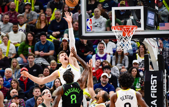 塞克斯顿16+6 英格拉姆26+6+8 霍金斯25+6 爵士105-100胜鹈鹕止4连败 塞克斯顿16+6 英格拉姆26+6+8 霍金斯25+6 爵士105-100胜鹈鹕止4连败