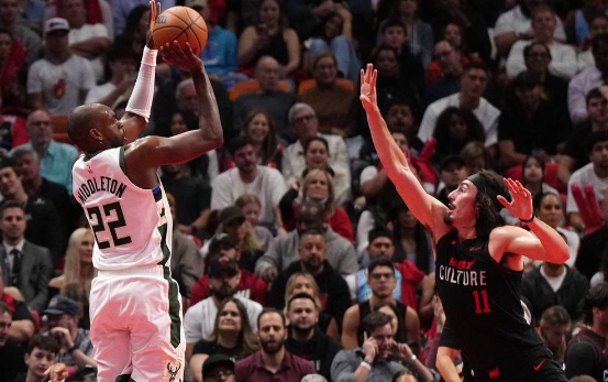 成功晋级8强!字母哥33+10利拉德32分 雄鹿客场131-124险胜热火 成功晋级8强!字母哥33+10利拉德32分 雄鹿客场131-124险胜热火