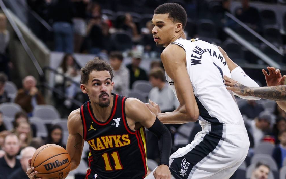 特雷-杨45+14索汉33分 文班21分马刺135-137被老鹰逆转遭遇13连败 特雷-杨45+14索汉33分 文班21分马刺135-137被老鹰逆转遭遇13连败