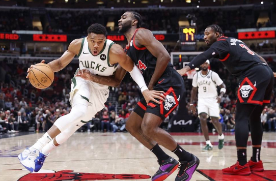 字母哥26+14利拉德18分7失误 武器29分公牛加时120-113胜雄鹿 字母哥26+14利拉德18分7失误 武器29分公牛加时120-113胜雄鹿