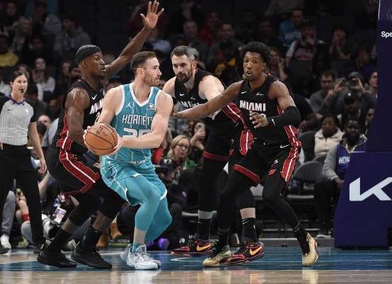 巴特勒23+8罗齐尔空砍34分 邓罗24分热火116-114险胜黄蜂 巴特勒23+8罗齐尔空砍34分 邓罗24分热火116-114险胜黄蜂