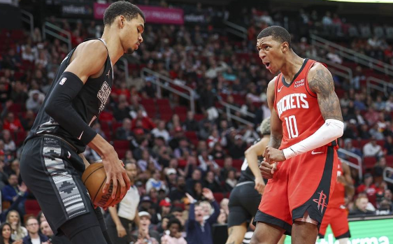 文班15+18范弗利特16分 申京15分火箭93-82送马刺17连败 文班15+18范弗利特16分 申京15分火箭93-82送马刺17连败