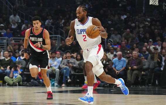 伦纳德34分+6小西蒙斯空砍38分 哈登20分快船132-127胜开拓者 伦纳德34分+6小西蒙斯空砍38分 哈登20分快船132-127胜开拓者