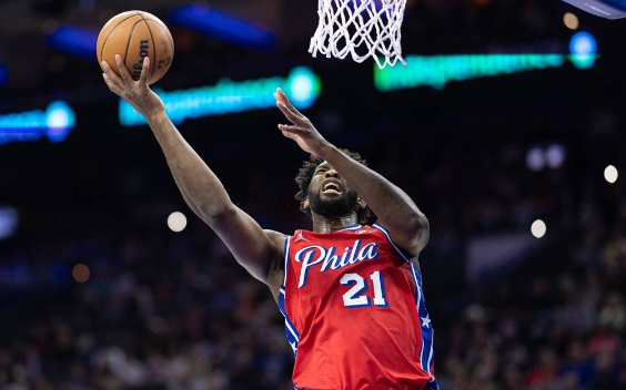 32分狂胜!恩比德砍35+13马克西19分 76人124-92送活塞22连败 32分狂胜!恩比德砍35+13马克西19分 76人124-92送活塞22连败