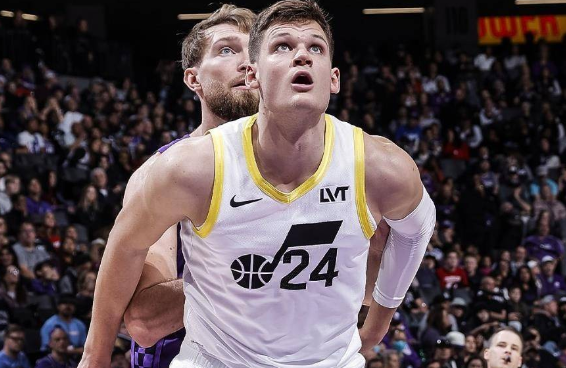 穆雷47分+12记三分创纪录,国王125-104大胜爵士迎2连胜 穆雷47分+12记三分创纪录,国王125-104大胜爵士迎2连胜