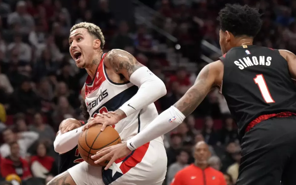 库兹马32+8 西蒙斯41+7&末节22分 艾顿23+16 奇才118-117险胜开拓者 库兹马32+8 西蒙斯41+7&末节22分 艾顿23+16 奇才118-117险胜开拓者