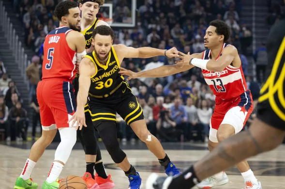 勇士129-118轻取奇才迎4连胜 库里30+7 库明加22分 普尔25+3+3 勇士129-118轻取奇才迎4连胜 库里30+7 库明加22分 普尔25+3+3