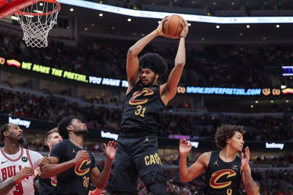 斯特鲁斯26+7 阿伦19+17+7 残阵骑士客场109-95终结公牛3连胜 斯特鲁斯26+7 阿伦19+17+7 残阵骑士客场109-95终结公牛3连胜