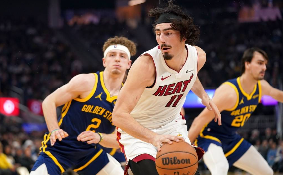 水花合计仅26分阿德巴约两双 希罗26+7热火114-102击退勇士 水花合计仅26分阿德巴约两双 希罗26+7热火114-102击退勇士