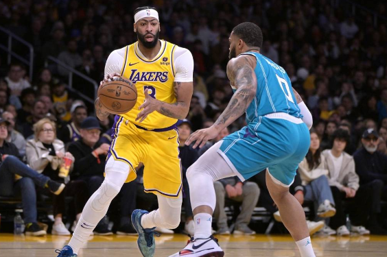 詹眉三节打卡!浓眉26+8老詹砍两双 湖人133-112送黄蜂9连败 詹眉三节打卡!浓眉26+8老詹砍两双 湖人133-112送黄蜂9连败