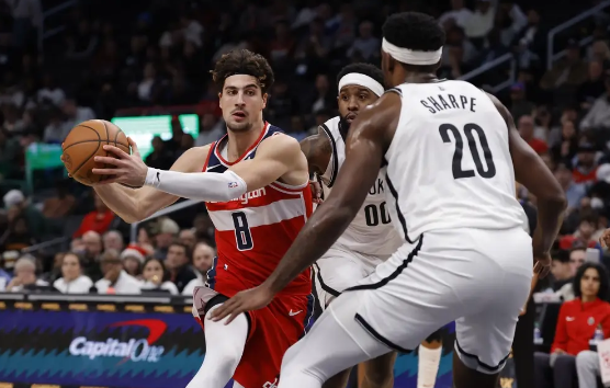 库兹马砍26+8大桥19分 奇才110-104险胜篮网终结3连败 库兹马砍26+8大桥19分 奇才110-104险胜篮网终结3连败