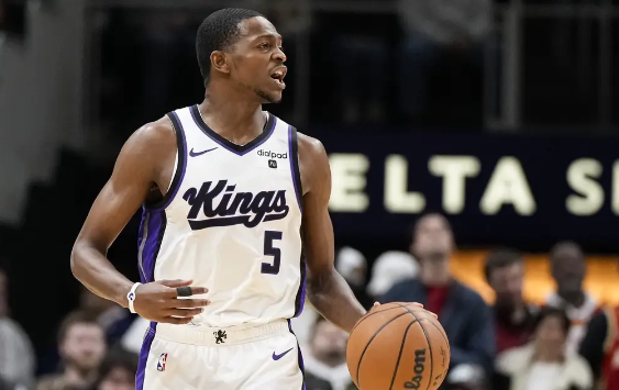 福克斯31分小萨轻取两双 国王117-110力擒老鹰终结2连败 福克斯31分小萨轻取两双 国王117-110力擒老鹰终结2连败