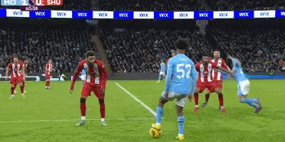 1703957178205625.gif 02.gif