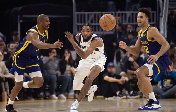 特雷-杨40+13库兹马38分 德章泰32分老鹰130-126力克奇才 特雷-杨40+13库兹马38分 德章泰32分老鹰130-126力克奇才