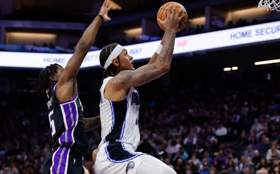 小萨砍三双班凯罗43分难救主 国王双加时138-135险胜魔术 小萨砍三双班凯罗43分难救主 国王双加时138-135险胜魔术