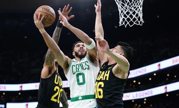 塔图姆三节打卡30+9 波津19分 马卡17分 绿军126-97终结爵士3连胜 塔图姆三节打卡30+9 波津19分 马卡17分 绿军126-97终结爵士3连胜