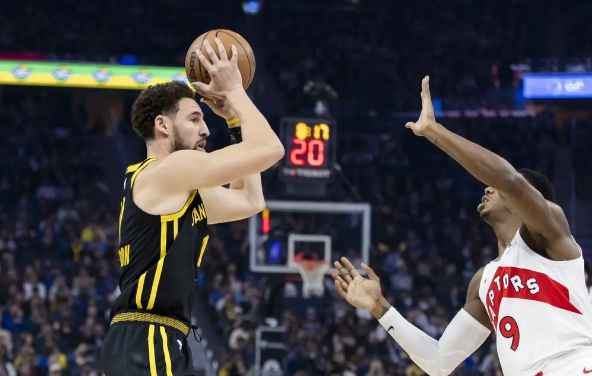 克莱25分 库里14中2 巴雷特赛季新高37分 勇士118-133不敌猛龙 克莱25分 库里14中2 巴雷特赛季新高37分 勇士118-133不敌猛龙