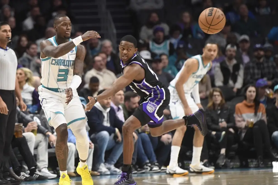 小萨24+10罗齐尔22分 福克斯19分国王123-98送黄蜂三连败 小萨24+10罗齐尔22分 福克斯19分国王123-98送黄蜂三连败