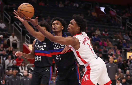 申京高效砍29+6格林28分 火箭112-110险胜活塞送其7连败 申京高效砍29+6格林28分 火箭112-110险胜活塞送其7连败